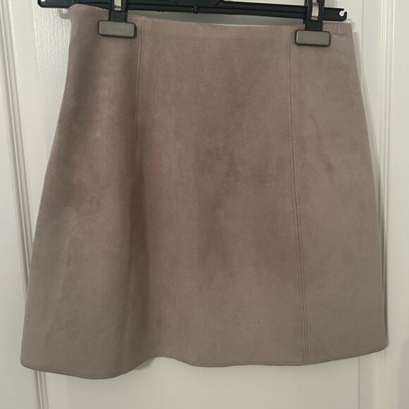 Women's Beige Suede Babaton (Aritzia) Skirt - Picture 3 of 3